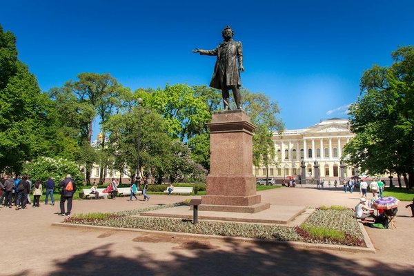 Uncover Captivating Guided Tours Highlighting Edinburgh's Architectural Treasures